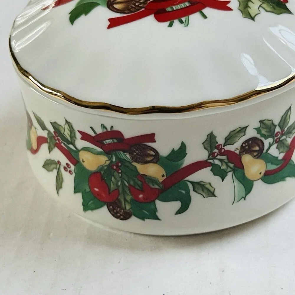 Heritage House Melodies Fine Porcelain Music Trinket Box Silent Night Gift Decor